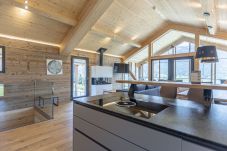 House in Haus - Chalet with 4 bedrooms and sauna