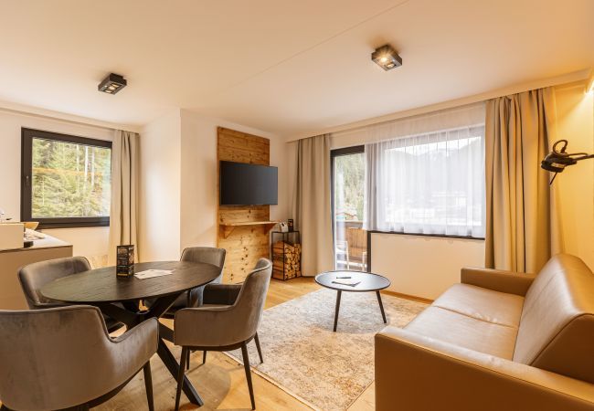 Aparthotel in Saalbach - Suite with 1 Bedroom & Wellness Area 