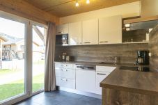 Huis in St. Georgen am Kreischberg - Chalet # 2a with 4 Bedrooms, IR sauna & Whirlpool
