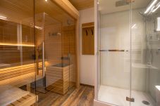Huis in Haus im Ennstal - Premium vakantiehuis met 3 slaapkamers, sauna & outdoor bad