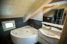 Huis in Hohentauern - Superior vakantiehuis # 11 met IR-sauna & bubbelbad