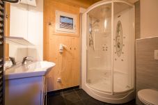 Huis in Turrach - Vakantiehuis # 24 met IR sauna en bubbelbad