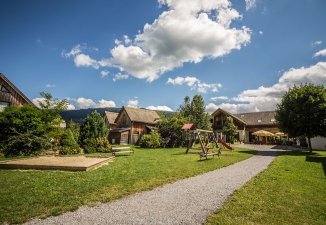 Chalet in St. Georgen am Kreischberg - Vakantiehuis voor tot 4 pers. met galerij Chalet in St. Georgen am Kreischberg - Vakantiehuis voor tot 4 pers. met galerij