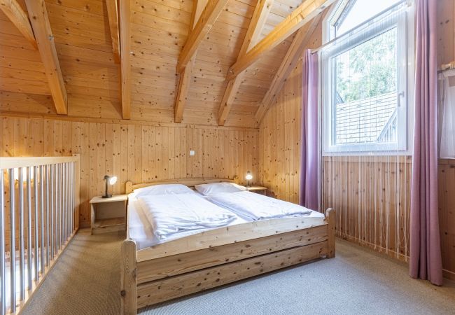 Chalet in St. Georgen am Kreischberg - Vakantiehuis voor tot 4 pers. met galerij Chalet in St. Georgen am Kreischberg - Vakantiehuis voor tot 4 pers. met galerij