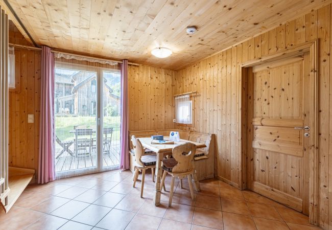 Chalet in St. Georgen am Kreischberg - Vakantiehuis voor tot 4 pers. met galerij Chalet in St. Georgen am Kreischberg - Vakantiehuis voor tot 4 pers. met galerij