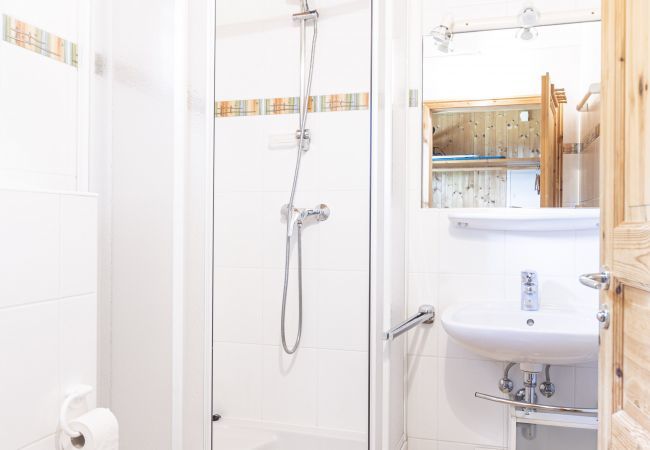 Chalet in St. Georgen am Kreischberg - Vakantiehuis # 8 met 2 slaapkamers voor 6 pers. Chalet in St. Georgen am Kreischberg - Vakantiehuis # 8 met 2 slaapkamers voor 6 pers.