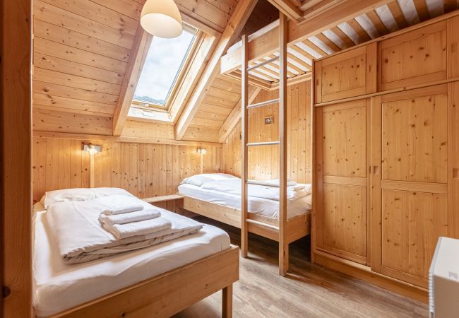 Chalet in St. Georgen am Kreischberg - Vakantiehuis # 8 met 2 slaapkamers voor 6 pers. Chalet in St. Georgen am Kreischberg - Vakantiehuis # 8 met 2 slaapkamers voor 6 pers.