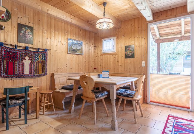 Chalet in St. Georgen am Kreischberg - Vakantiehuis # 8 met 2 slaapkamers voor 6 pers. Chalet in St. Georgen am Kreischberg - Vakantiehuis # 8 met 2 slaapkamers voor 6 pers.