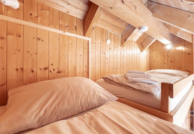 Chalet in St. Georgen am Kreischberg - Vakantiehuis # 8 met 2 slaapkamers voor 6 pers. Chalet in St. Georgen am Kreischberg - Vakantiehuis # 8 met 2 slaapkamers voor 6 pers.