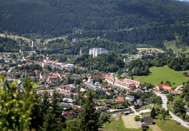 Chalet in St. Georgen am Kreischberg - Vakantiehuis # 8 met 2 slaapkamers voor 6 pers. Chalet in St. Georgen am Kreischberg - Vakantiehuis # 8 met 2 slaapkamers voor 6 pers.