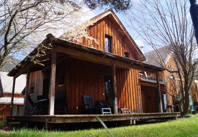 Chalet in St. Georgen ob Murau - Vakantiehuis # 16 met 2 slaapkamers voor 6 pers. Chalet in St. Georgen ob Murau - Vakantiehuis # 16 met 2 slaapkamers voor 6 pers.