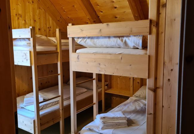 Chalet in St. Georgen am Kreischberg - Vakantiehuis # 46 met 2 slaapkamers voor 6 pers. Chalet in St. Georgen am Kreischberg - Vakantiehuis # 46 met 2 slaapkamers voor 6 pers.