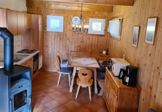Chalet in St. Georgen am Kreischberg - Vakantiehuis # 46 met 2 slaapkamers voor 6 pers. Chalet in St. Georgen am Kreischberg - Vakantiehuis # 46 met 2 slaapkamers voor 6 pers.