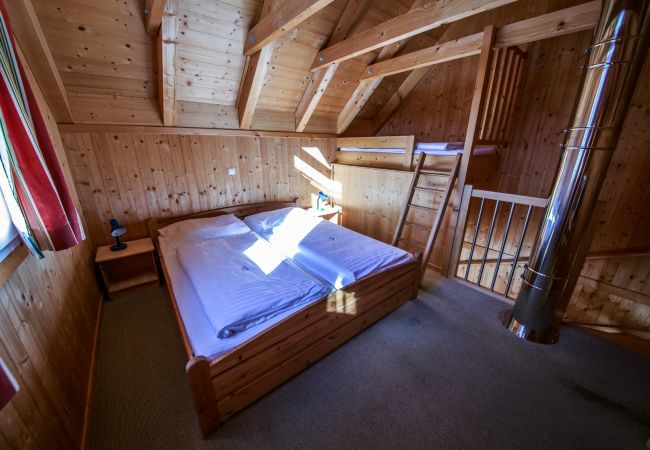 Chalet in St. Georgen am Kreischberg - Vakantiehuis voor tot 3 pers. met galerij Chalet in St. Georgen am Kreischberg - Vakantiehuis voor tot 3 pers. met galerij