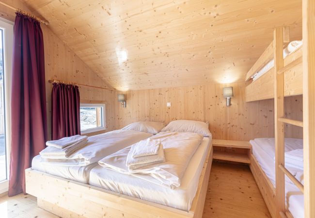 Huis in St. Georgen am Kreischberg - Chalet # 49b with 4 Bedrooms, IR sauna & whirlpool Huis in St. Georgen am Kreischberg - Chalet # 49b with 4 Bedrooms, IR sauna & whirlpool