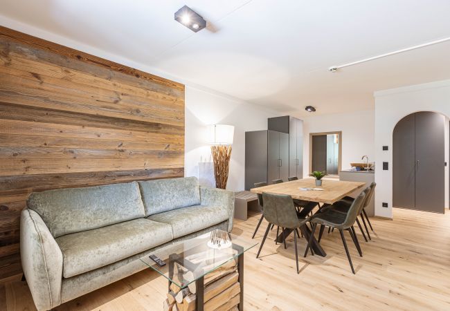 Aparthotel in Saalbach - Suite met 3 slaapkamers & wellnessruimte