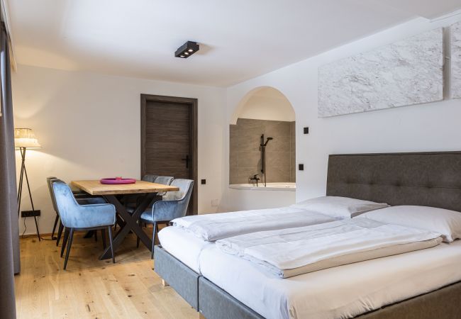 Aparthotel in Saalbach - Suite voor tot 6 personen & wellnessruimte