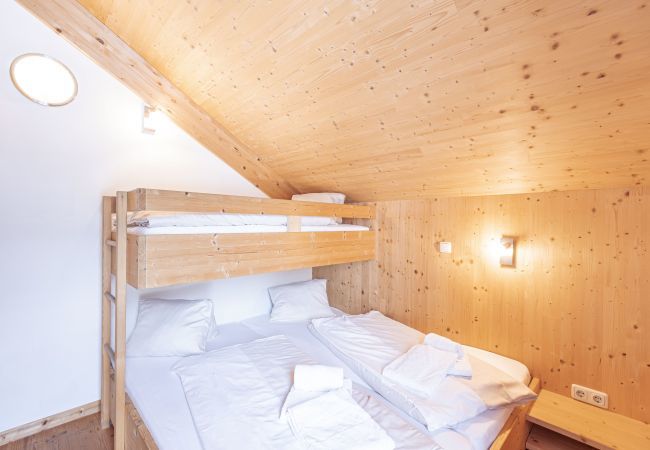 Chalet in Murau - Ferienhaus # 22 mit 4 Schlafzimmern & IR-Sauna Chalet in Murau - Ferienhaus # 22 mit 4 Schlafzimmern & IR-Sauna