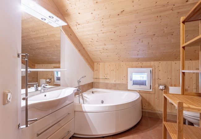 Chalet in Murau - Ferienhaus # 22 mit 4 Schlafzimmern & IR-Sauna Chalet in Murau - Ferienhaus # 22 mit 4 Schlafzimmern & IR-Sauna