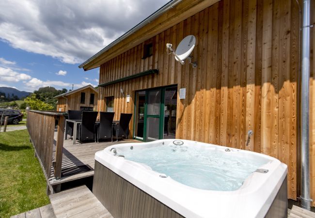 Chalet in Murau - Superior Ferienhaus # 15 mit IR-Sauna & Whirlpool Chalet Jacuzzi Terrasse Sommer
