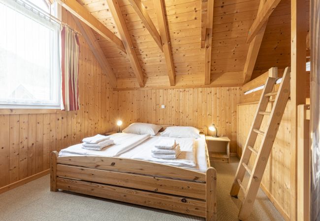 Chalet in St. Georgen am Kreischberg - Superior Ferienhaus für bis zu 4 Personen mit Galerie  Chalet in St. Georgen am Kreischberg - Superior Ferienhaus für bis zu 4 Personen mit Galerie