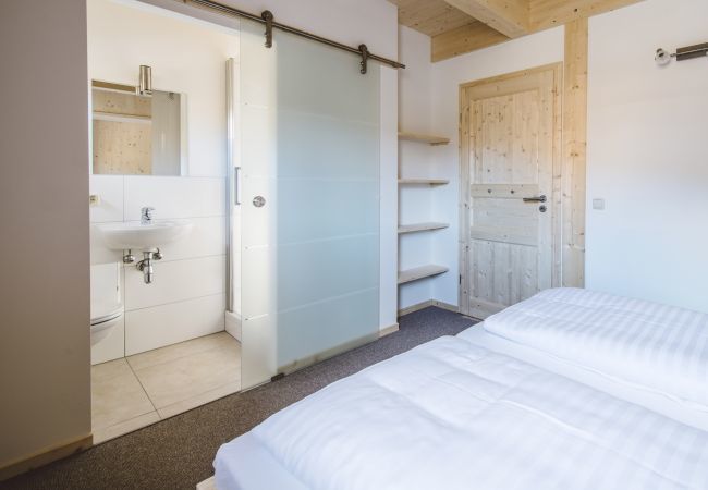 Ferienhaus in St. Georgen am Kreischberg - Premium Chalet # 17 mit Sauna & Whirlpool  Ferienhaus in St. Georgen am Kreischberg - Premium Chalet # 17 mit Sauna & Whirlpool