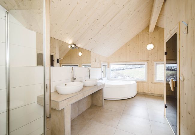 Ferienhaus in St. Georgen am Kreischberg - Premium Chalet # 17 mit Sauna & Whirlpool  Ferienhaus in St. Georgen am Kreischberg - Premium Chalet # 17 mit Sauna & Whirlpool