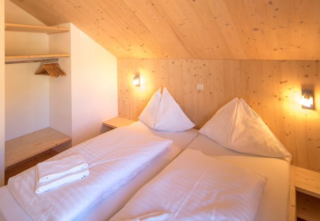 Ferienhaus in St. Georgen am Kreischberg - Chalet # 44a mit 3 Schlafzimmer, IR-Sauna & Whirlpool Ferienhaus in St. Georgen am Kreischberg - Chalet # 44a mit 3 Schlafzimmer, IR-Sauna & Whirlpool