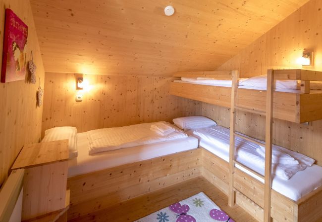 Ferienhaus in St. Georgen am Kreischberg - Chalet # 12a mit 4 Schlafzimmer, IR-Sauna & Whirlpool Ferienhaus in St. Georgen am Kreischberg - Chalet # 12a mit 4 Schlafzimmer, IR-Sauna & Whirlpool