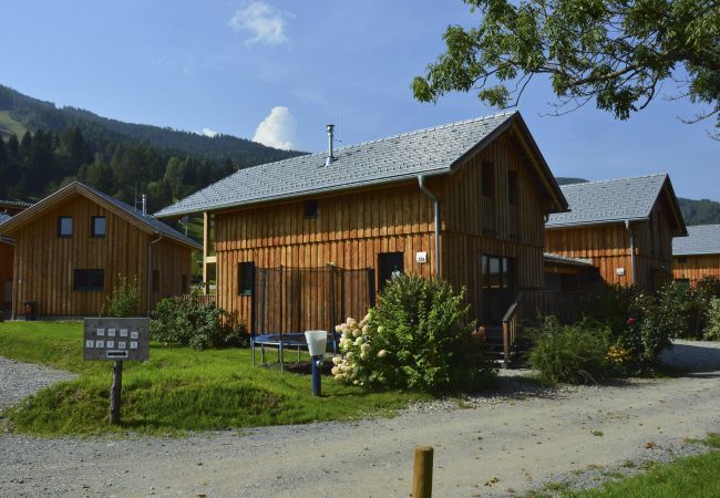 Ferienhaus in St. Georgen am Kreischberg - Chalet # 12a mit 4 Schlafzimmer, IR-Sauna & Whirlpool Ferienhaus in St. Georgen am Kreischberg - Chalet # 12a mit 4 Schlafzimmer, IR-Sauna & Whirlpool