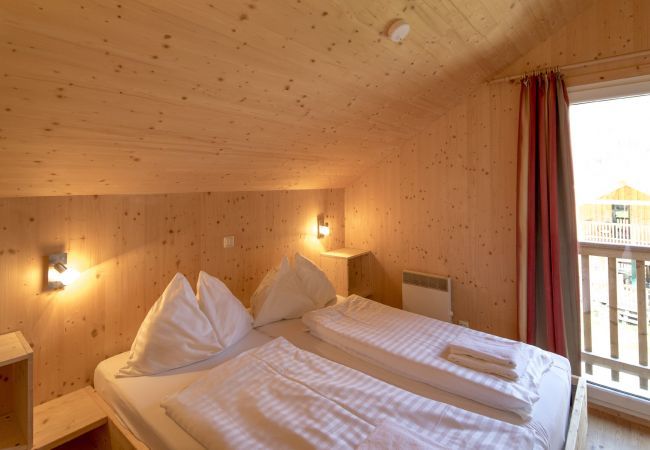 Ferienhaus in St. Georgen am Kreischberg - Chalet # 12b mit 4 Schlafzimmer, IR-Sauna & Whirlpool Ferienhaus in St. Georgen am Kreischberg - Chalet # 12b mit 4 Schlafzimmer, IR-Sauna & Whirlpool