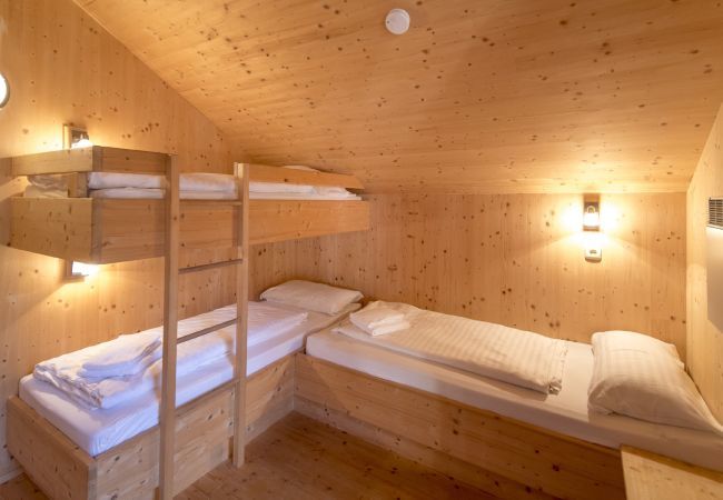 Ferienhaus in St. Georgen am Kreischberg - Chalet # 12b mit 4 Schlafzimmer, IR-Sauna & Whirlpool Ferienhaus in St. Georgen am Kreischberg - Chalet # 12b mit 4 Schlafzimmer, IR-Sauna & Whirlpool