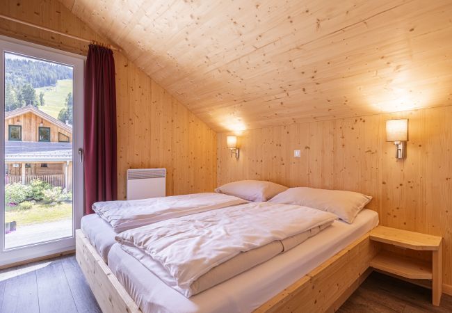 Ferienhaus in St. Georgen am Kreischberg - Chalet # 49a mit 4 Schlafzimmer, IR-Sauna & Whirlpool Ferienhaus in St. Georgen am Kreischberg - Chalet # 49a mit 4 Schlafzimmer, IR-Sauna & Whirlpool