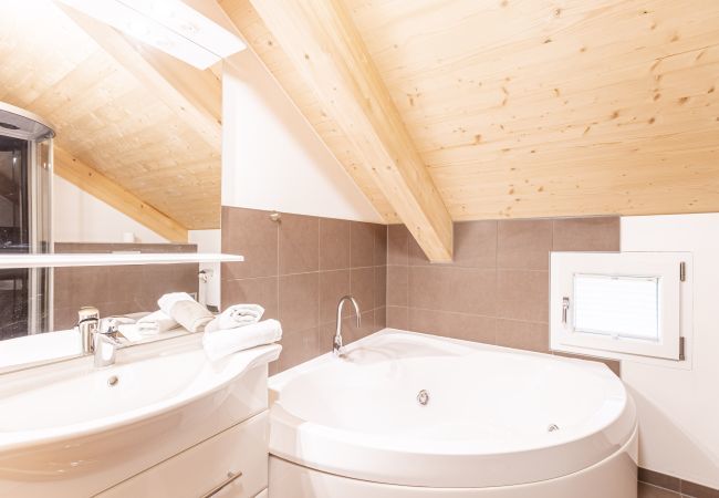 Ferienhaus in St. Georgen am Kreischberg - Chalet # 44b mit 4 Schlafzimmer, Sauna & Whirlpool Ferienhaus in St. Georgen am Kreischberg - Chalet # 44b mit 4 Schlafzimmer, Sauna & Whirlpool