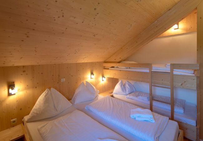 Ferienhaus in St. Georgen am Kreischberg - Chalet # 13b mit 4 Schlafzimmer, IR-Sauna & Whirlpool Ferienhaus in St. Georgen am Kreischberg - Chalet # 13b mit 4 Schlafzimmer, IR-Sauna & Whirlpool