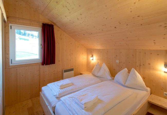 Ferienhaus in St. Georgen am Kreischberg - Chalet # 13b mit 4 Schlafzimmer, IR-Sauna & Whirlpool Ferienhaus in St. Georgen am Kreischberg - Chalet # 13b mit 4 Schlafzimmer, IR-Sauna & Whirlpool
