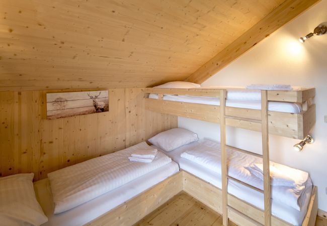 Ferienhaus in St. Georgen am Kreischberg - Chalet # 3 mit 4 Schlafzimmer, IR-Sauna & Whirlpool Ferienhaus in St. Georgen am Kreischberg - Chalet # 3 mit 4 Schlafzimmer, IR-Sauna & Whirlpool