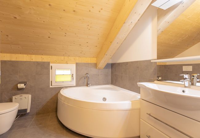 Ferienhaus in Hohentauern - Superior Ferienhaus # 57 mit IR-Sauna & Whirlwanne Ferienhaus in Hohentauern - Superior Ferienhaus # 57 mit IR-Sauna & Whirlwanne