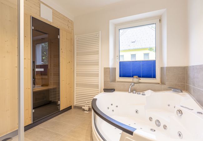 Ferienwohnung in Eisenerz - Superior Ferienwohnung mit IR-Sauna & Whirlwanne III Ferienwohnung in Eisenerz - Superior Ferienwohnung mit IR-Sauna & Whirlwanne III