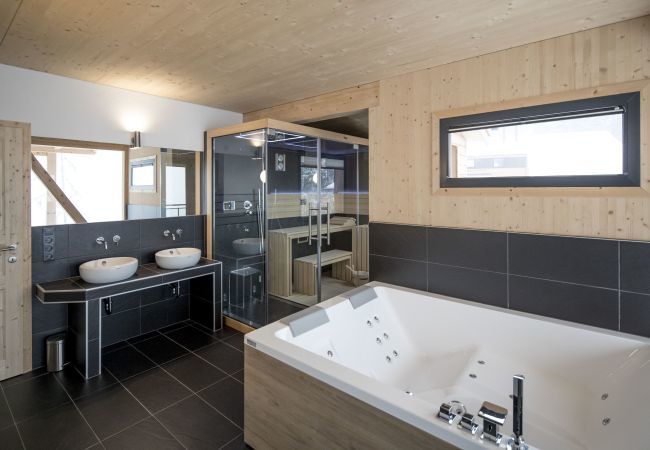 Chalet in Pichl bei Schladming - Superior Chalet # 10 mit Sauna und Whirlwanne innen Chalet in Pichl bei Schladming - Superior Chalet # 10 mit Sauna und Whirlwanne innen