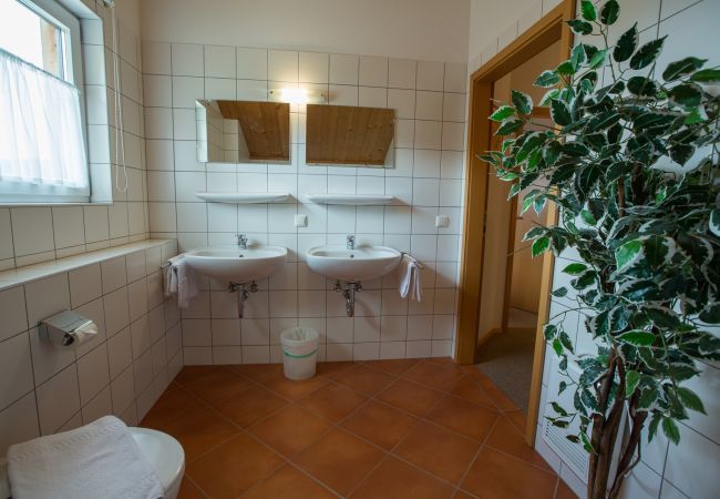 Chalet in Annaberg - Ferienhaus # 54 mit 3 SZ für bis zu 6 Personen Chalet in Annaberg - Ferienhaus # 54 mit 3 SZ für bis zu 6 Personen