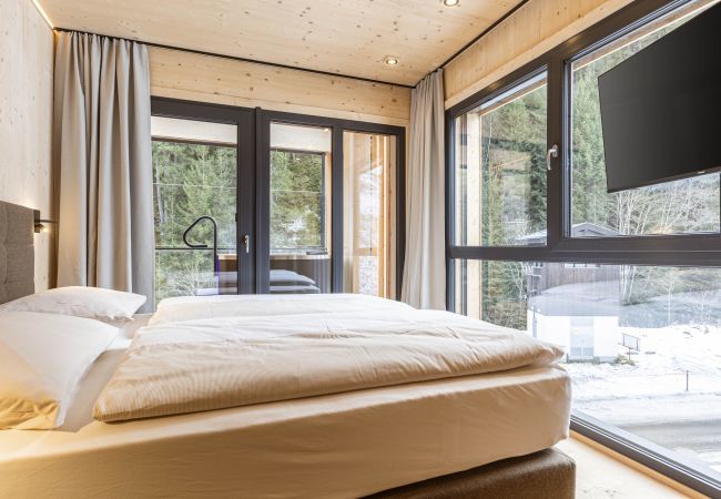 Aparthotel in Saalbach - Premium Suite mit 2 Schlafzimmern & privatem Wellnessbereich  Aparthotel in Saalbach - Premium Suite mit 2 Schlafzimmern & privatem Wellnessbereich