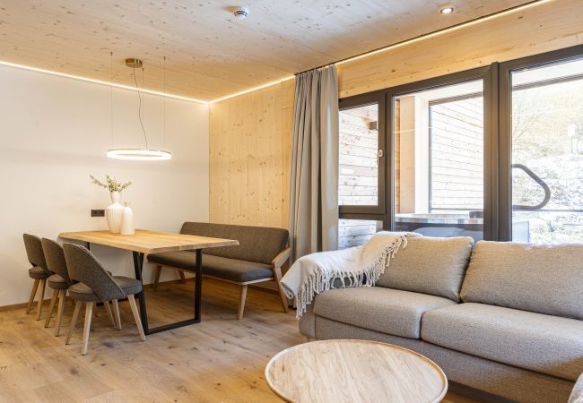 Aparthotel in Saalbach - Premium Suite mit 2 Schlafzimmern & privatem Wellnessbereich  Aparthotel in Saalbach - Premium Suite mit 2 Schlafzimmern & privatem Wellnessbereich