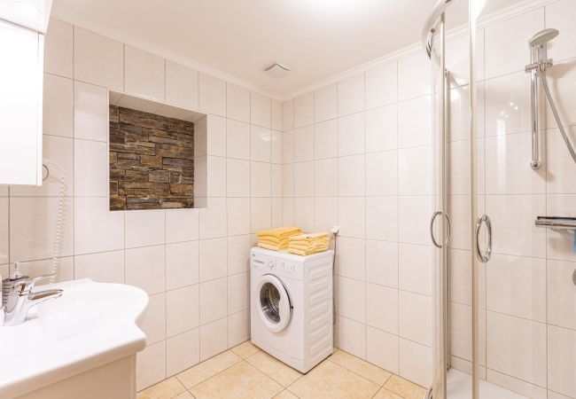 Ferienwohnung in St. Georgen am Kreischberg - Ferienwohnung #3 mit 2 Schlafzimmern für bis zu 6 Personen Ferienwohnung in St. Georgen am Kreischberg - Ferienwohnung #3 mit 2 Schlafzimmern für bis zu 6 Personen