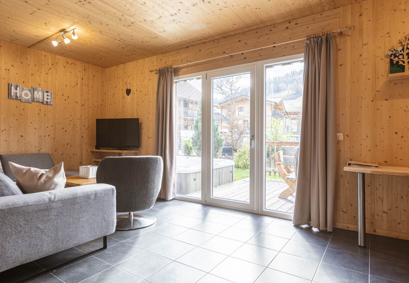 Ferienhaus in St. Georgen am Kreischberg - Chalet # 2a mit 4 Schlafzimmer, IR-Sauna & Whirlpool Ferienhaus in St. Georgen am Kreischberg - Chalet # 2a mit 4 Schlafzimmer, IR-Sauna & Whirlpool