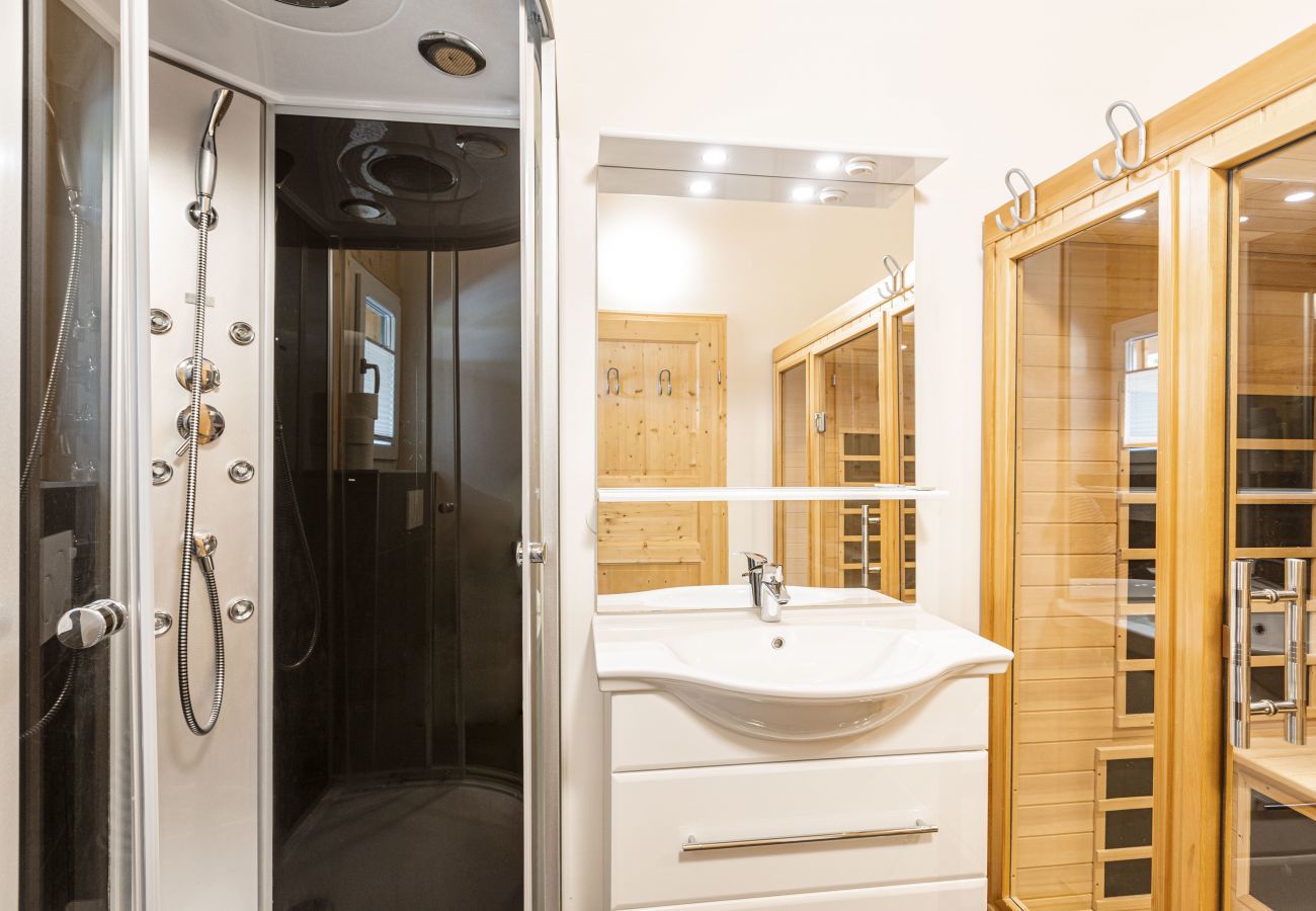 Ferienwohnung in St. Georgen am Kreischberg - Premium Ferienwohnung # 1 für bis zu 6 Personen mit IR-Sauna & Whirlpool Ferienwohnung in St. Georgen am Kreischberg - Premium Ferienwohnung # 1 für bis zu 6 Personen mit IR-Sauna & Whirlpool