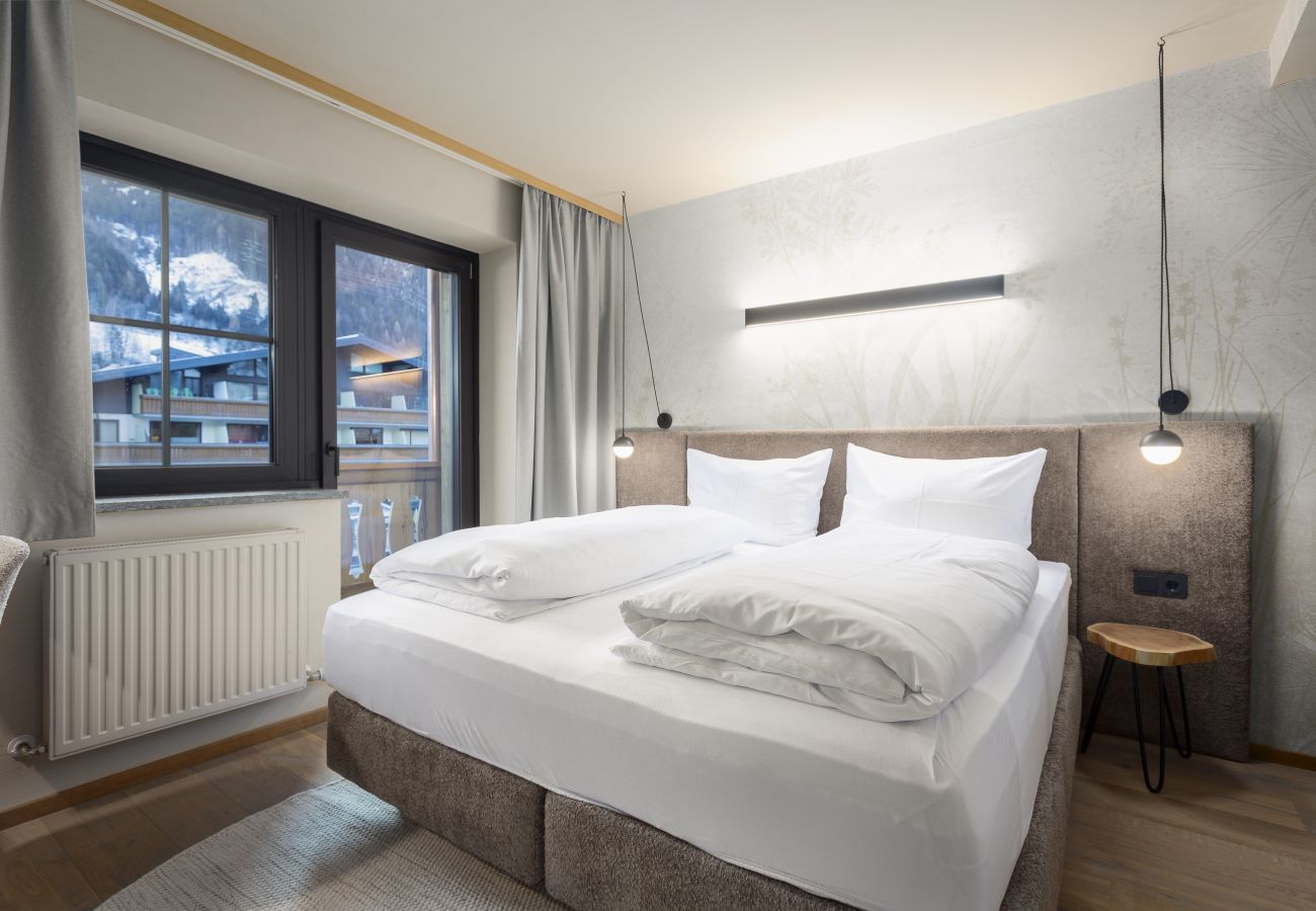 Aparthotel in Kaprun - Doppelzimmer mit Balkon